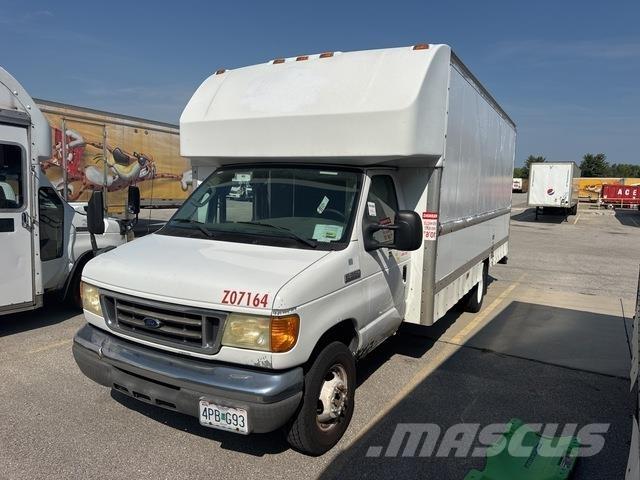 Ford E-350 Pakettiautot