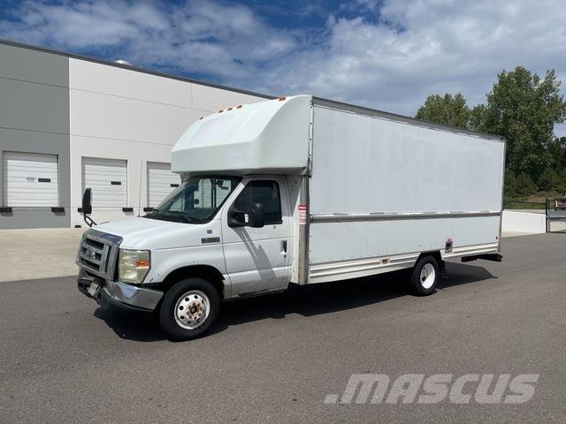 Ford E-350 Umpikorikuorma-autot