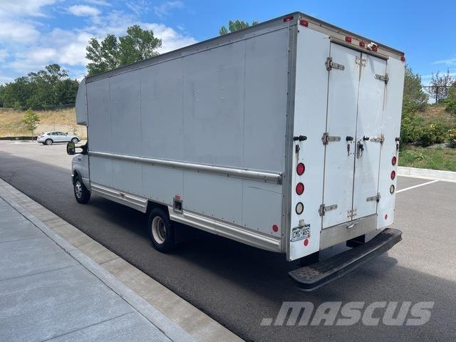 Ford E-350 Umpikorikuorma-autot