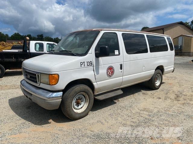 Ford E-350 Henkilöautot