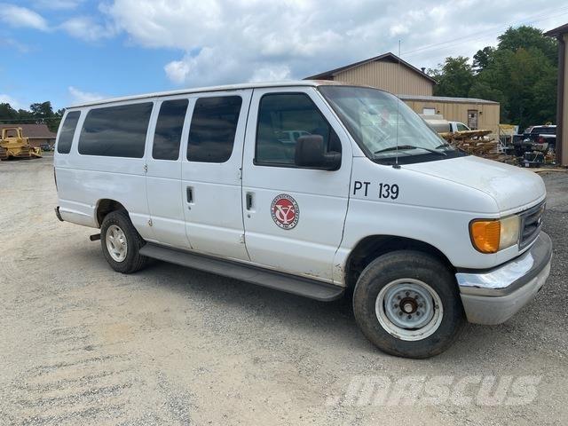 Ford E-350 Henkilöautot