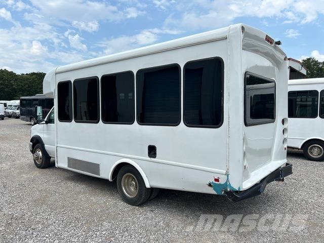 Ford E-350 Minibussit