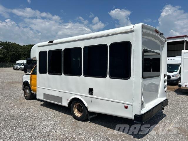 Ford E-350 Minibussit