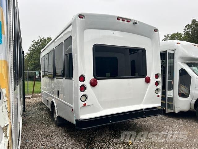 Ford E-350 Minibussit