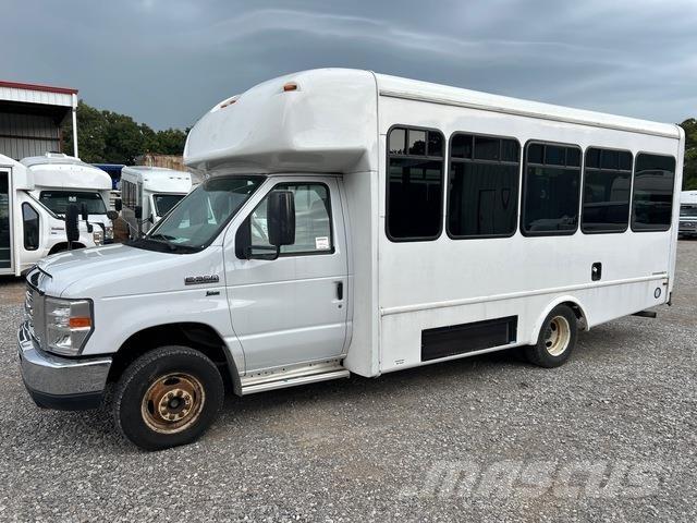 Ford E-350 Minibussit