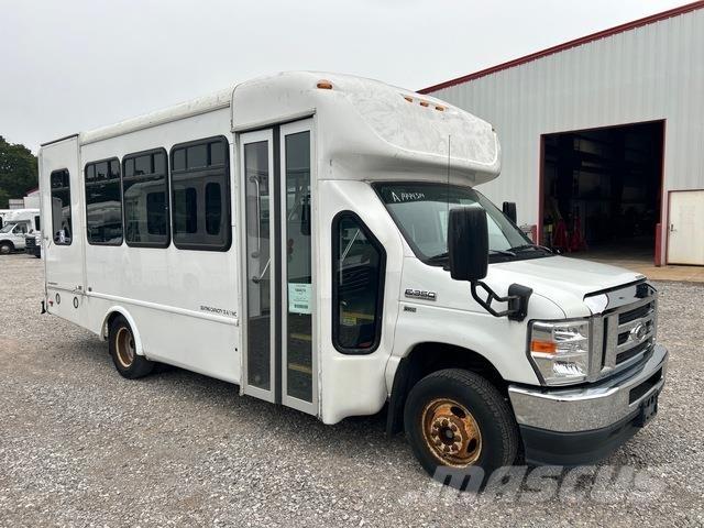 Ford E-350 Minibussit