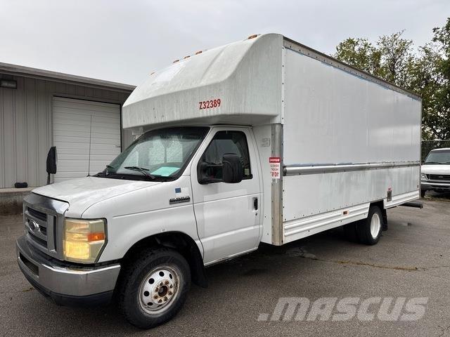 Ford E-350 Pakettiautot