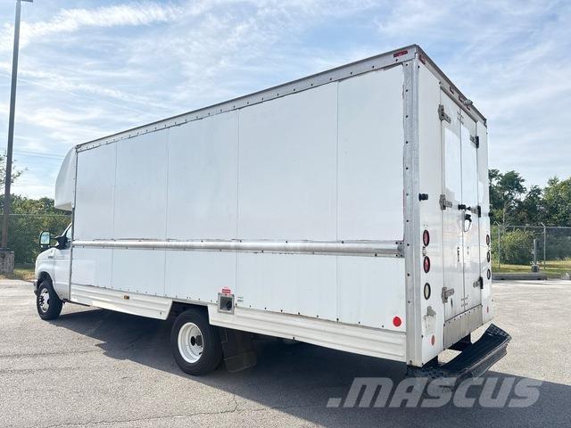 Ford E-350 Jakeluautot