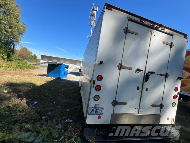 Ford E-350 Umpikorikuorma-autot