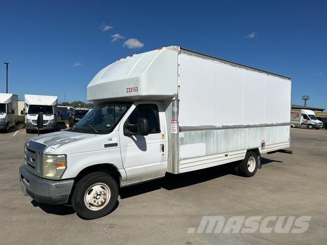 Ford E-350 Pakettiautot