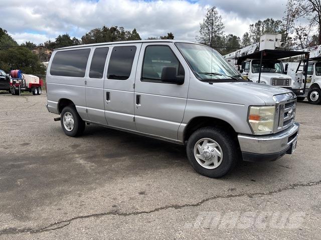 Ford E-350 Henkilöautot