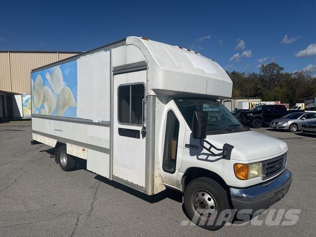 Ford E-350 Jakeluautot