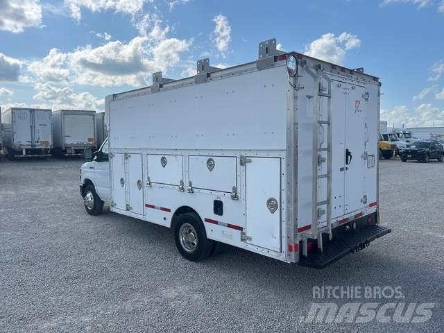 Ford E-450 Lava-autot
