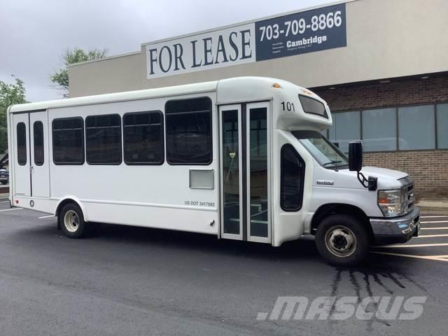 Ford E-450 Minibussit