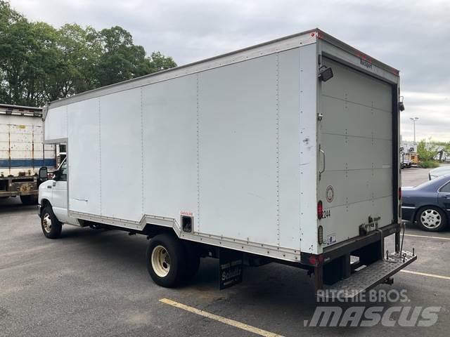 Ford E-450 Umpikorikuorma-autot