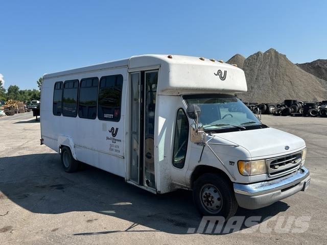 Ford E-450 Minibussit