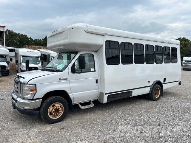 Ford E-450 Minibussit