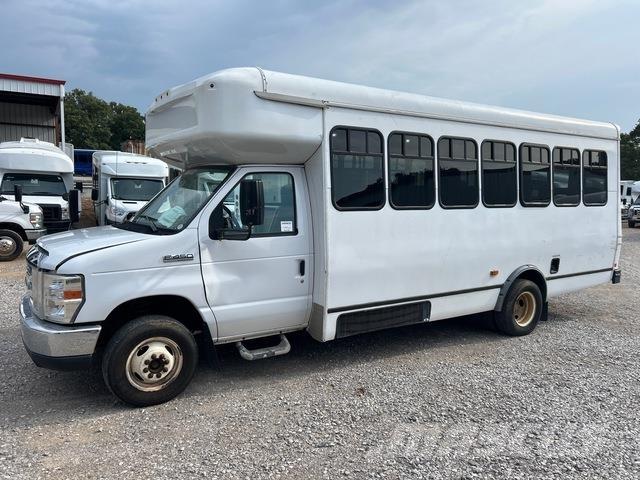 Ford E-450 Minibussit