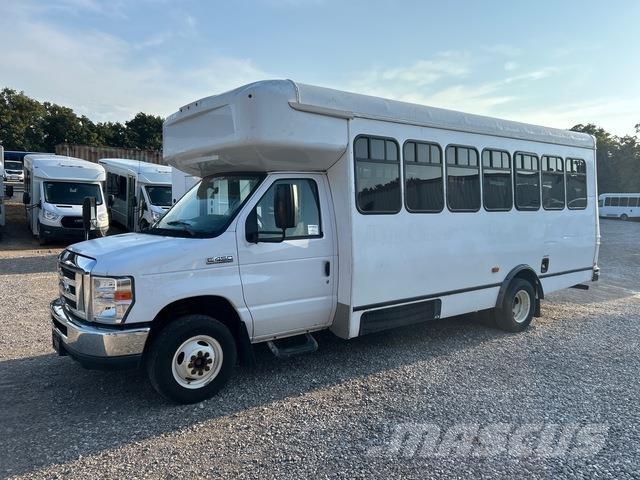 Ford E-450 Minibussit