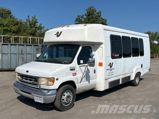 Ford E-450 Minibussit