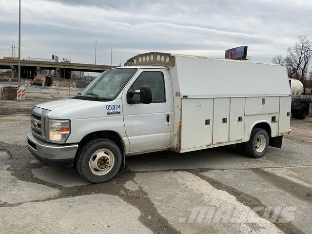 Ford E-450 Lava-autot