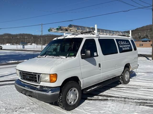 Ford E350 Pakettiautot