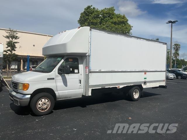 Ford E350 Umpikorikuorma-autot