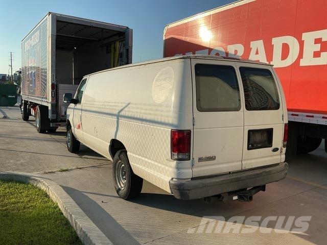 Ford E350 Umpikorikuorma-autot