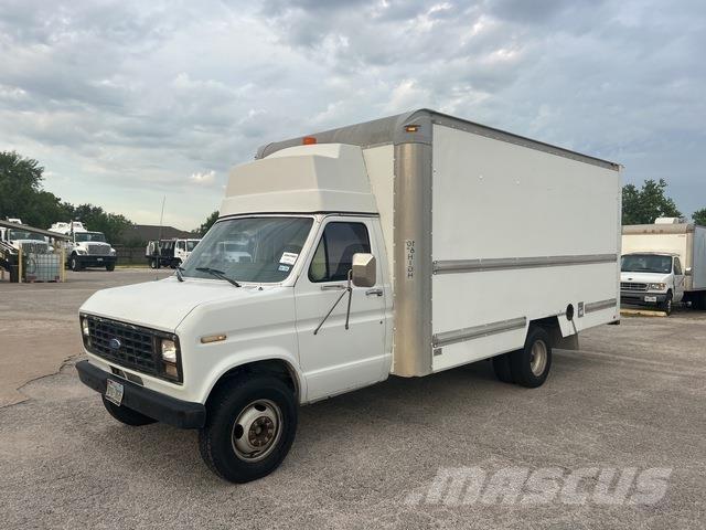 Ford E350 Umpikorikuorma-autot