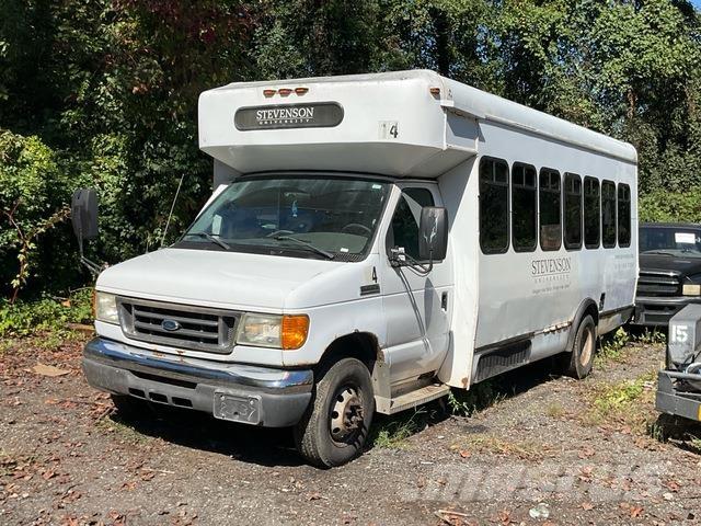 Ford E450 Henkilöautot