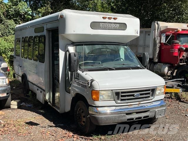 Ford E450 Henkilöautot