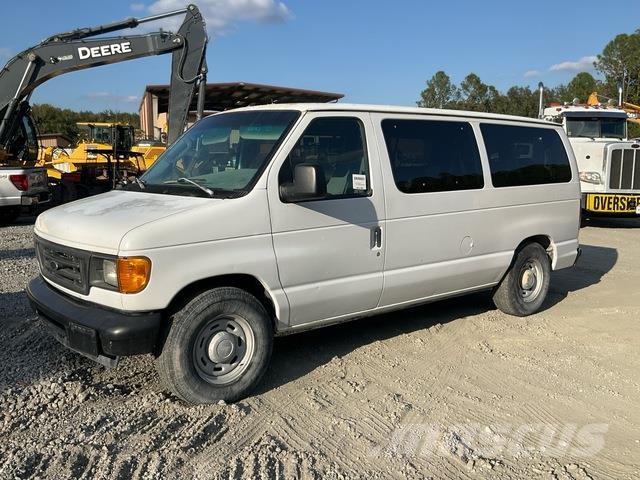 Ford Econoline Henkilöautot
