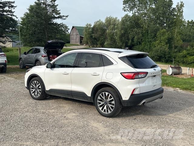 Ford Escape Henkilöautot