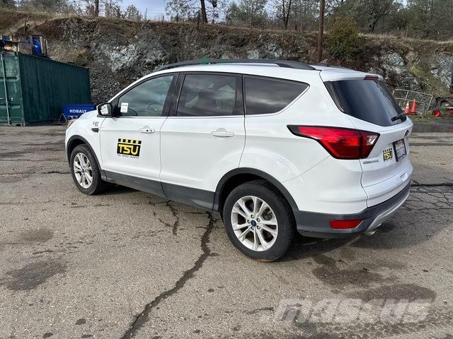 Ford Escape Henkilöautot