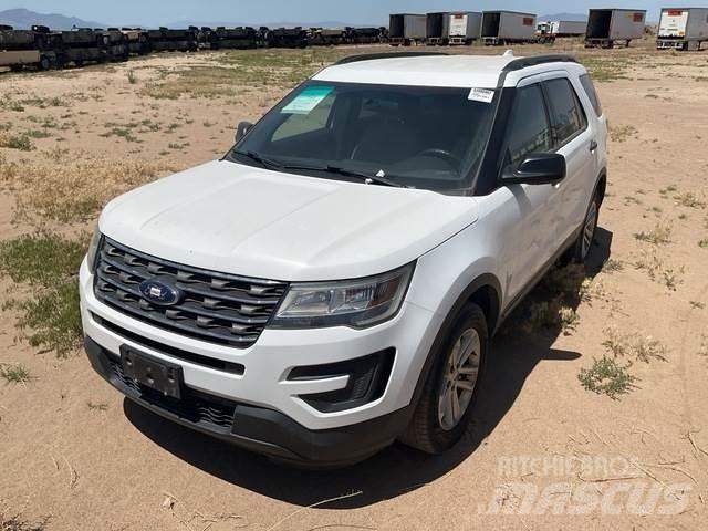 Ford Explorer Henkilöautot