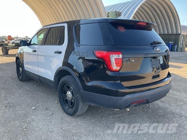 Ford Explorer Henkilöautot