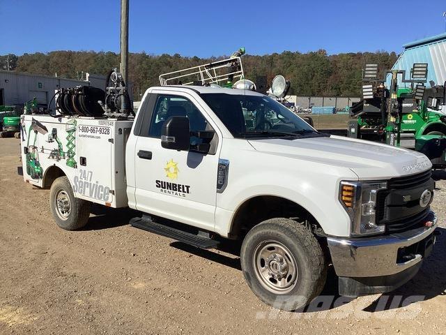 Ford F-250 Tienhoitoautot