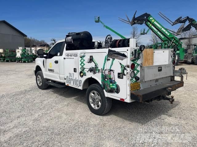 Ford F-250 Tienhoitoautot