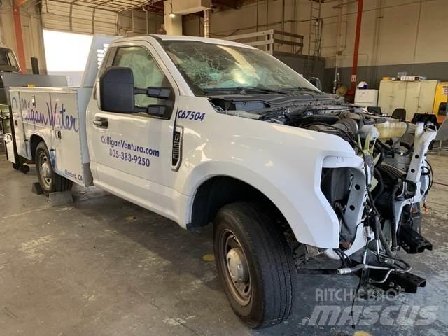 Ford F-250 Tienhoitoautot