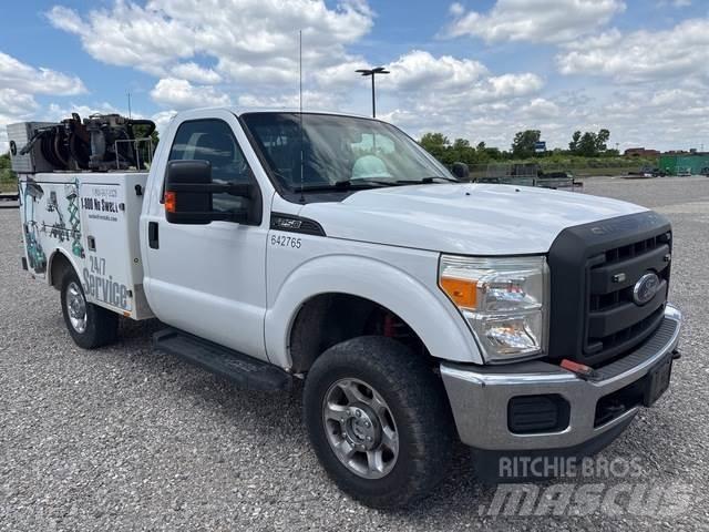 Ford F-250 Tienhoitoautot