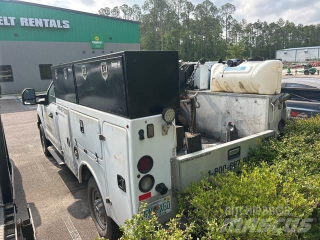 Ford F-250 Tienhoitoautot