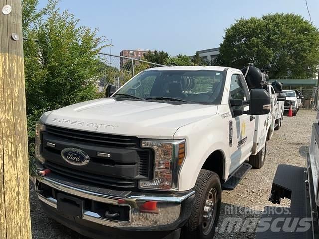 Ford F-250 Tienhoitoautot