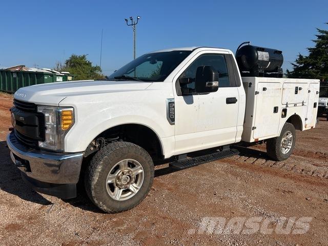 Ford F-250 Tienhoitoautot