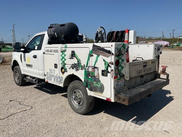 Ford F-250 Tienhoitoautot