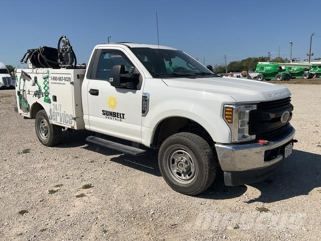 Ford F-250 Tienhoitoautot