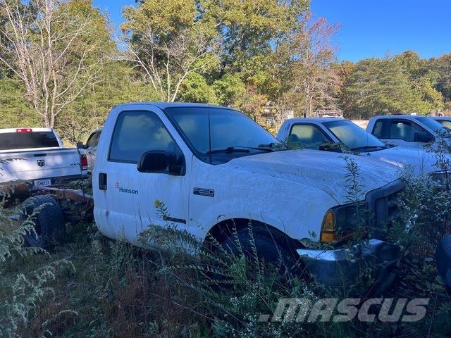 Ford F-250 Ohjaamot ja sisustat