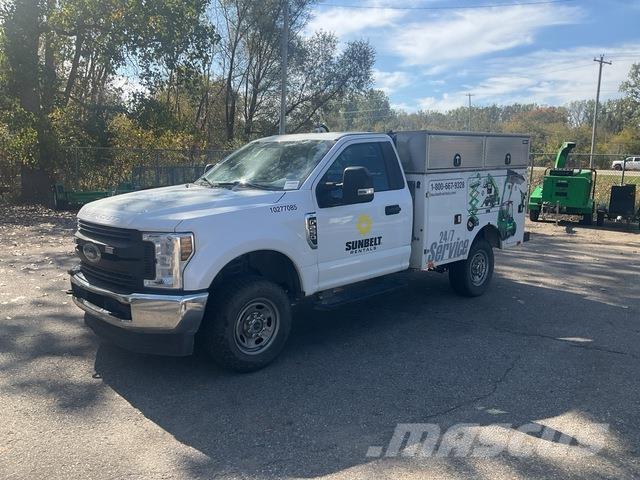 Ford F-250 Tienhoitoautot