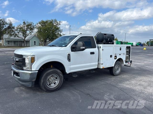 Ford F-250 Tienhoitoautot