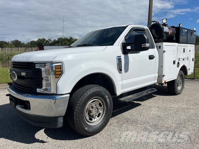 Ford F-250 Tienhoitoautot