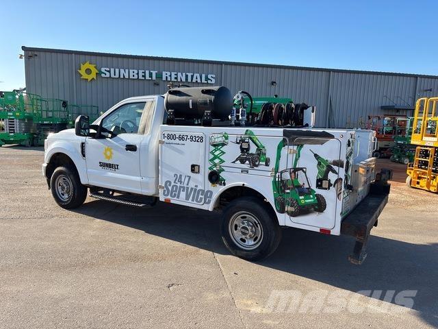 Ford F-250 Tienhoitoautot